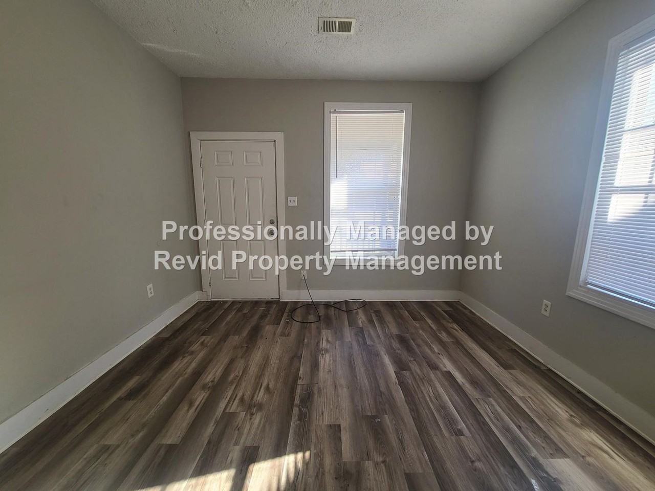 455 Carpenter St - Photo 3 of 22