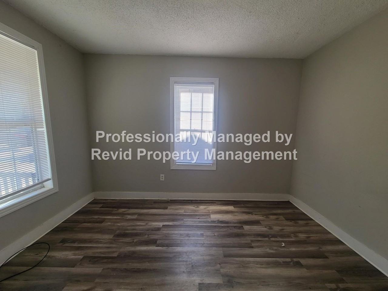 455 Carpenter St - Photo 5 of 22