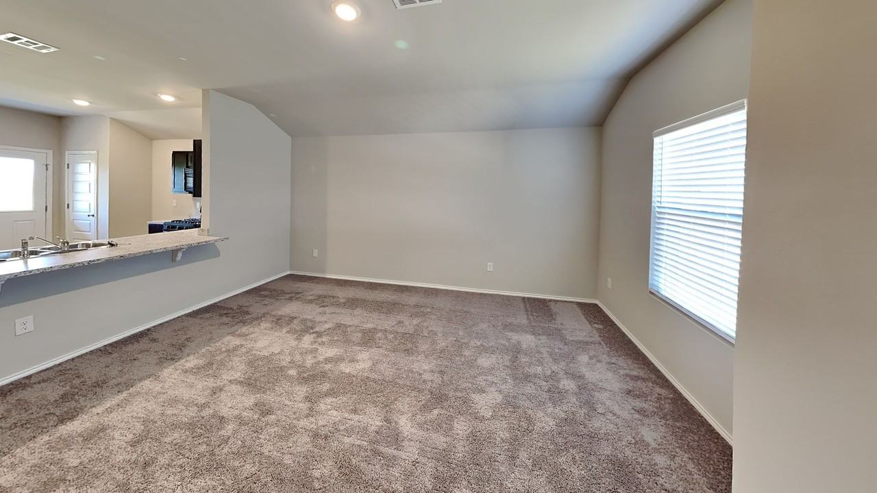 11624 Nw 95th St - Photo 4 of 16