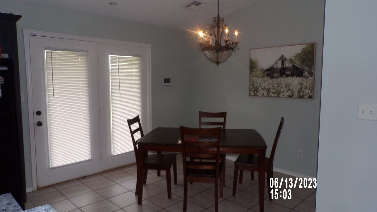 2420 Sw 44th St - Photo 5 of 32