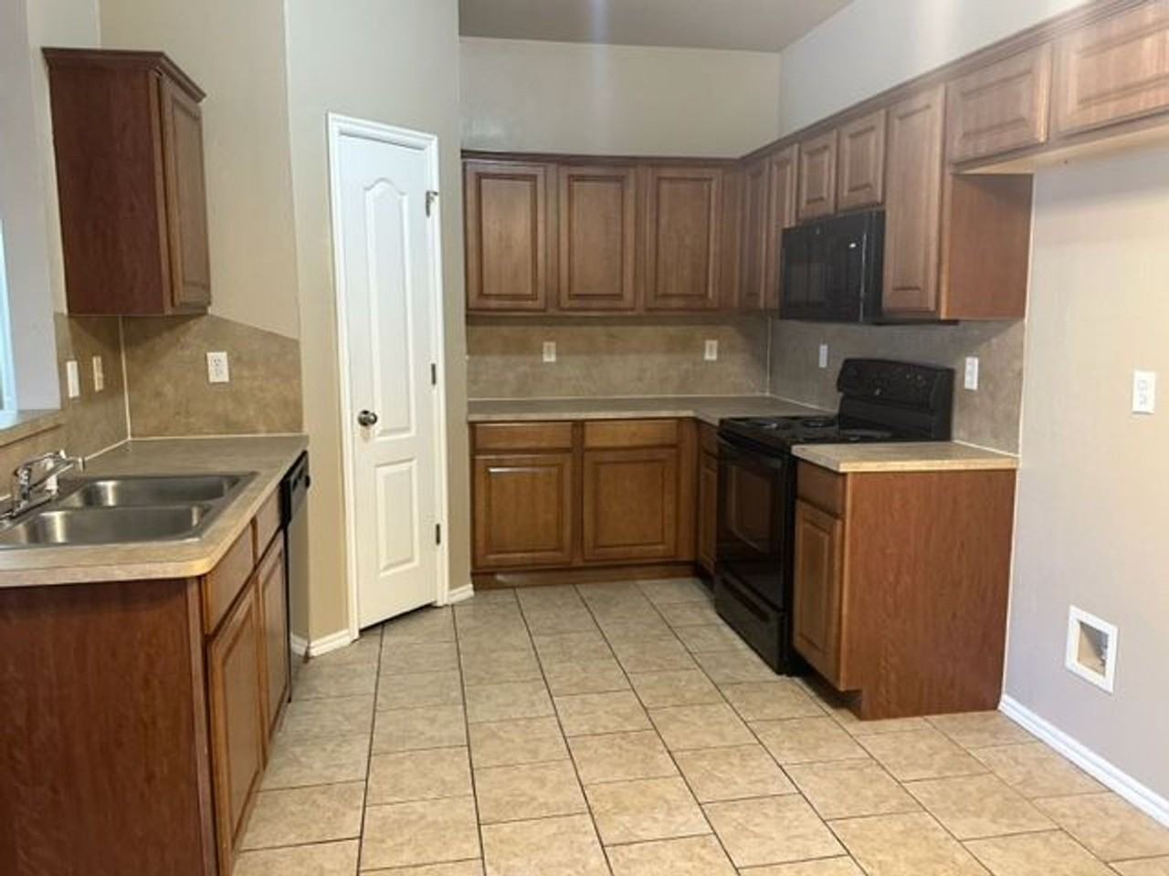 4614 Se 77th St - Photo 5 of 17