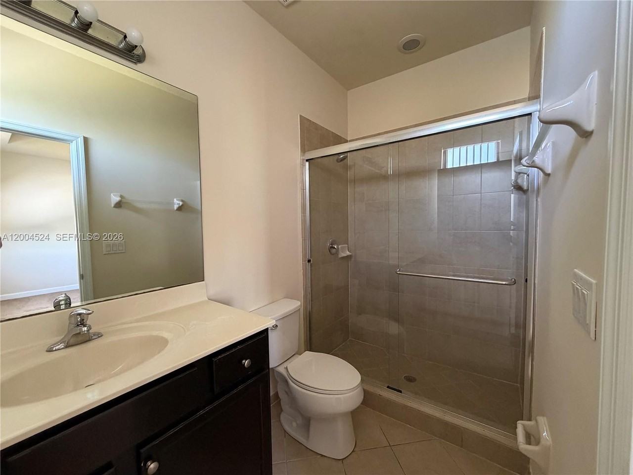 544 Se 32nd Ave - Photo 5 of 8