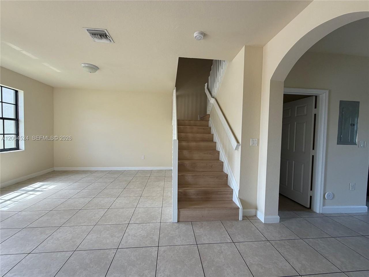 544 Se 32nd Ave - Photo 7 of 8