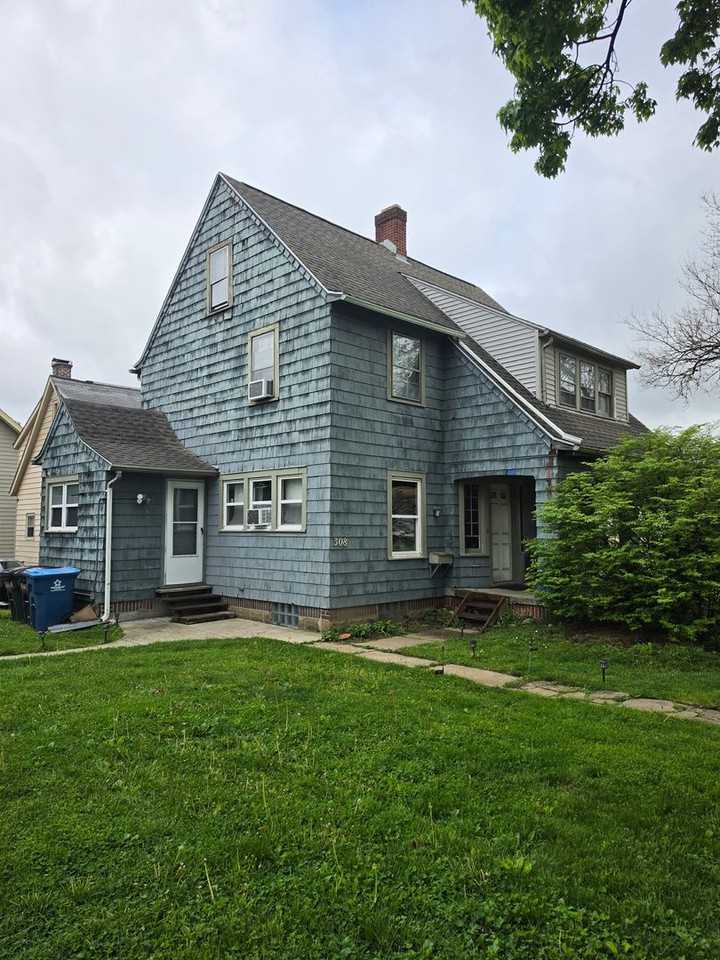 338 E College Ave