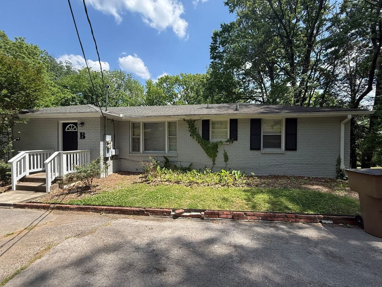 928 Rodney Dr #B - Photo 2 of 15