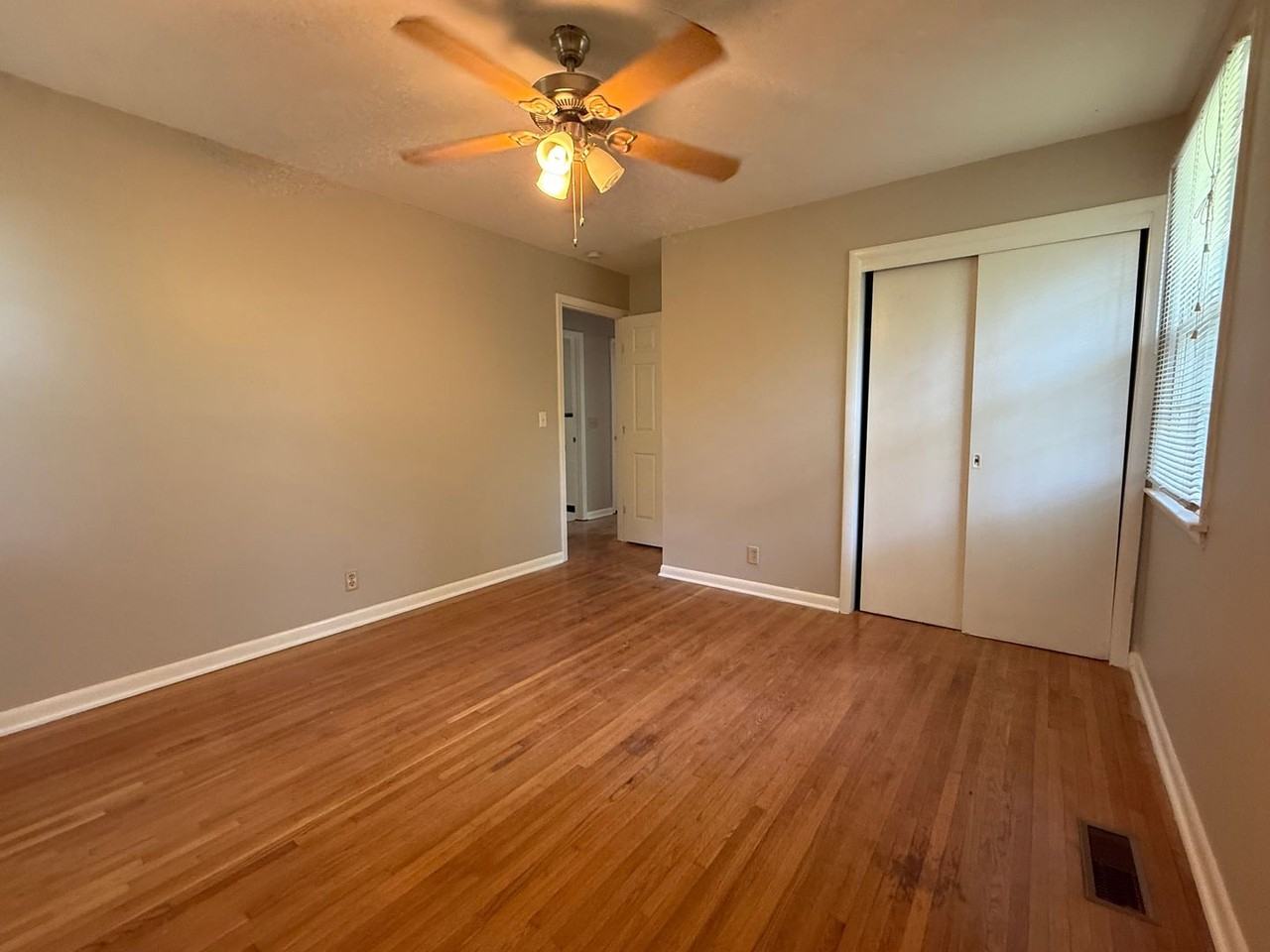 928 Rodney Dr #B - Photo 6 of 15