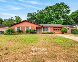 featured image of 123 E Edgefield Dr