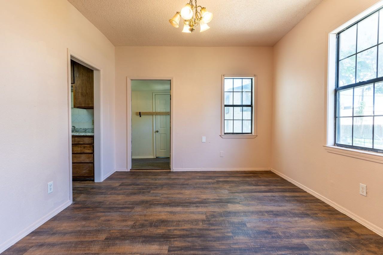 517 Sw 26th St - Photo 5 of 14