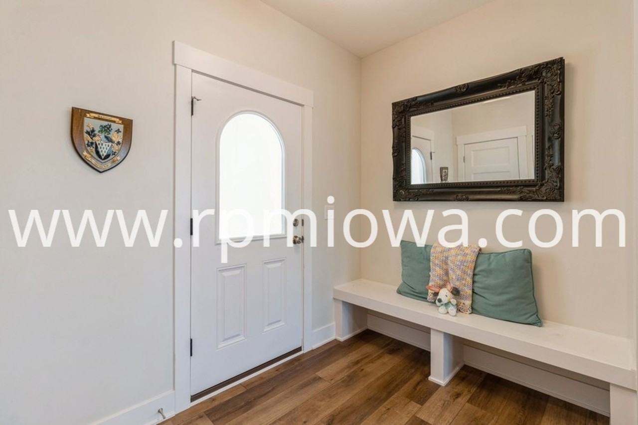 5901 Ne Sherman Dr - Photo 2 of 20