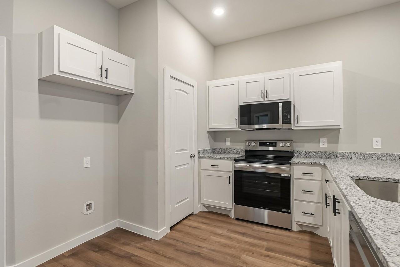 2651 Baron Ave - Photo 5 of 37