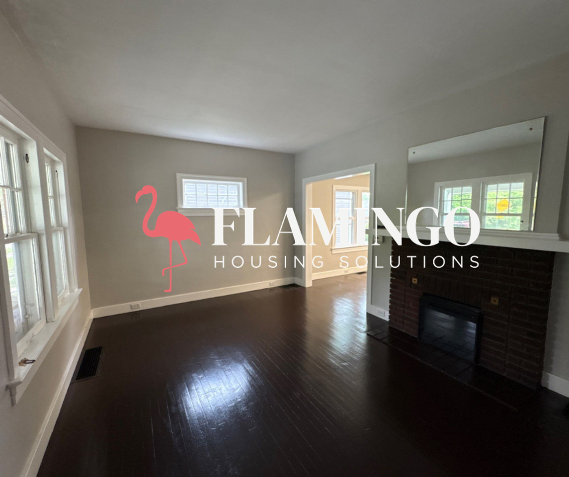152 Laura Ave - Photo 2 of 17