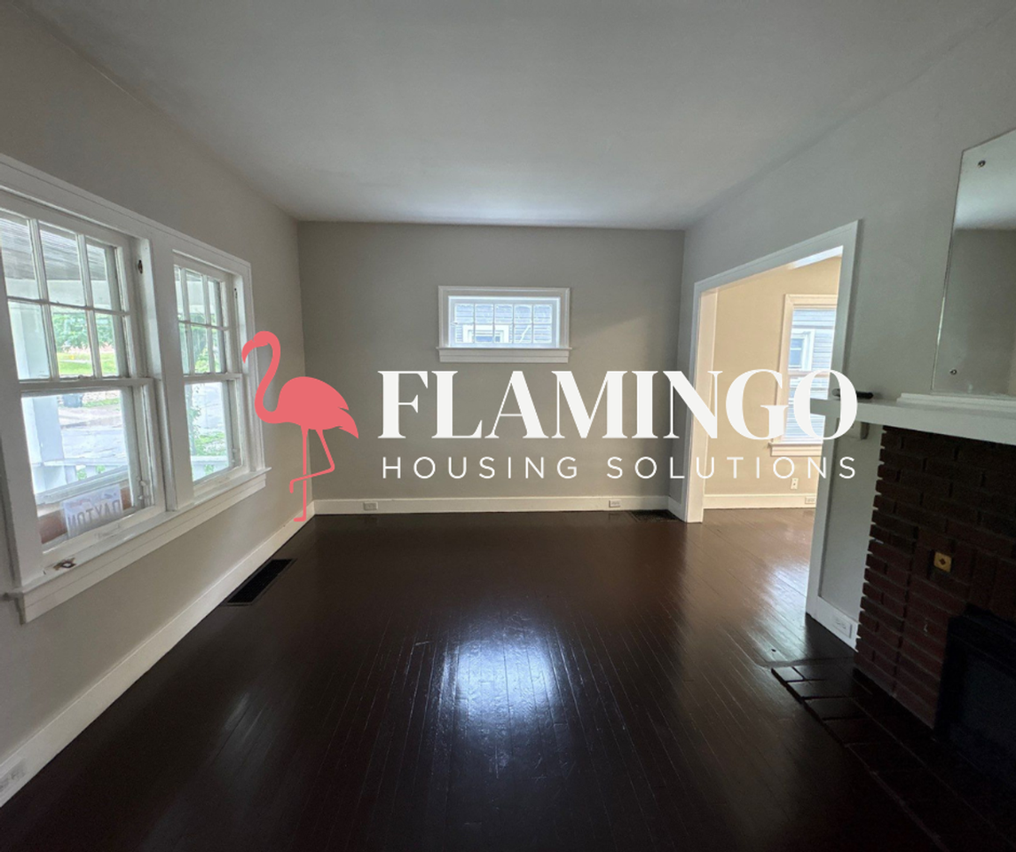 152 Laura Ave - Photo 3 of 17