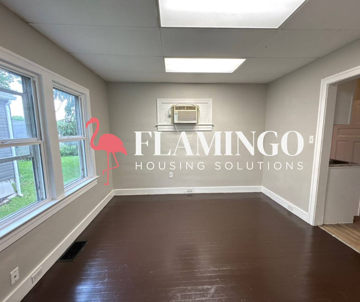 152 Laura Ave - Photo 5 of 17