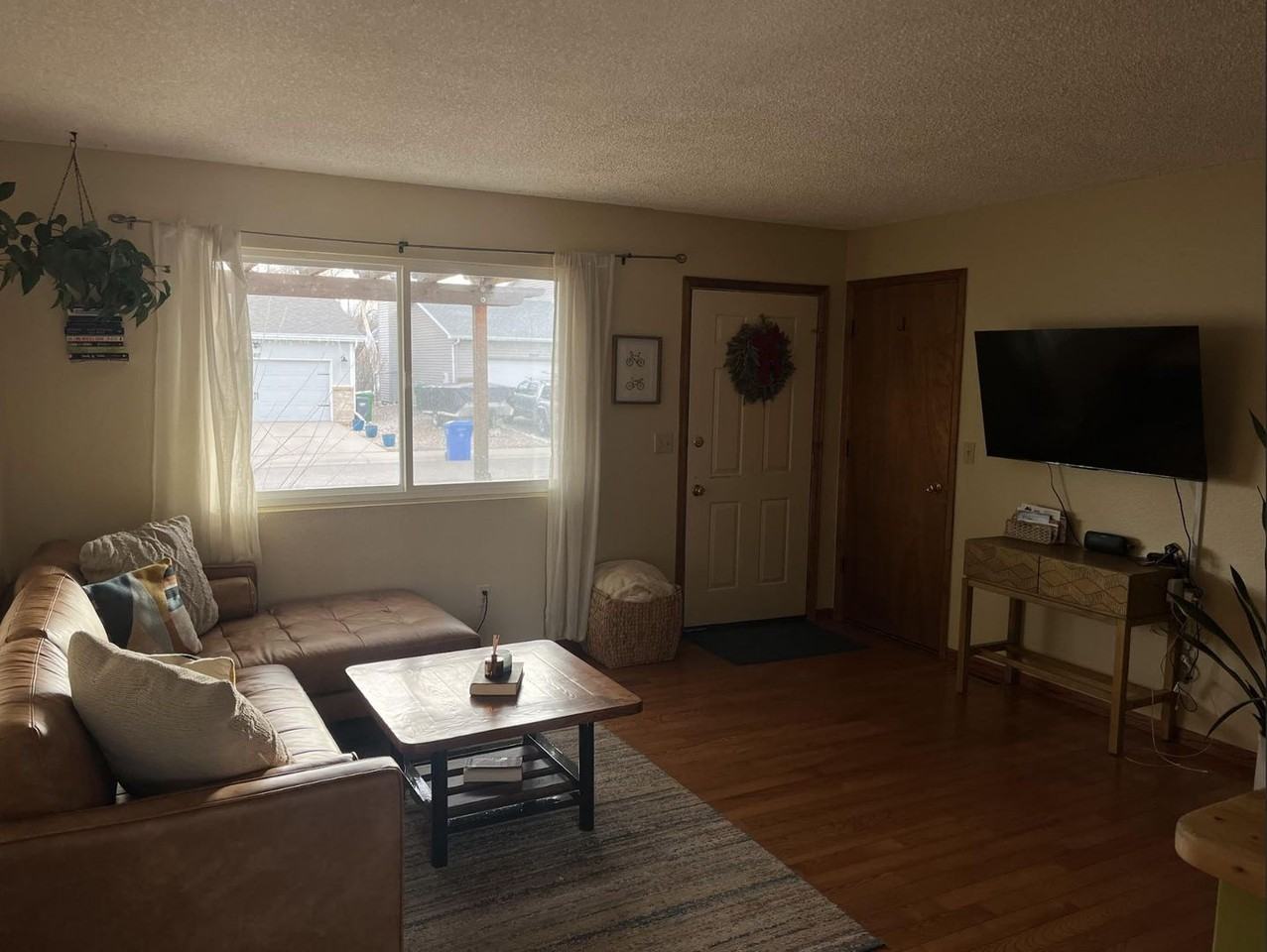 3006 Stadium Ct - Photo 5 of 20