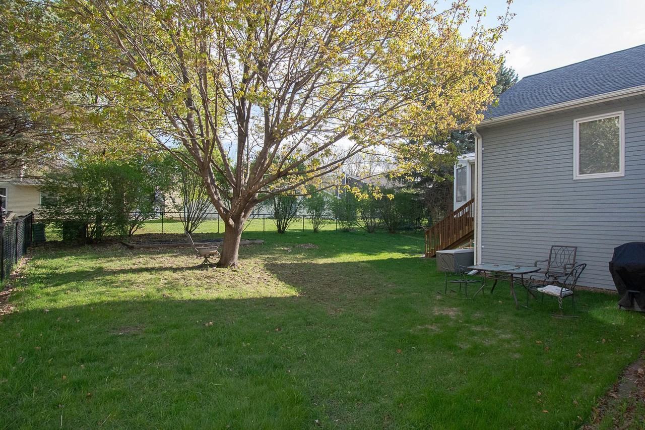 1617 19th St Ne - Photo 2 of 22