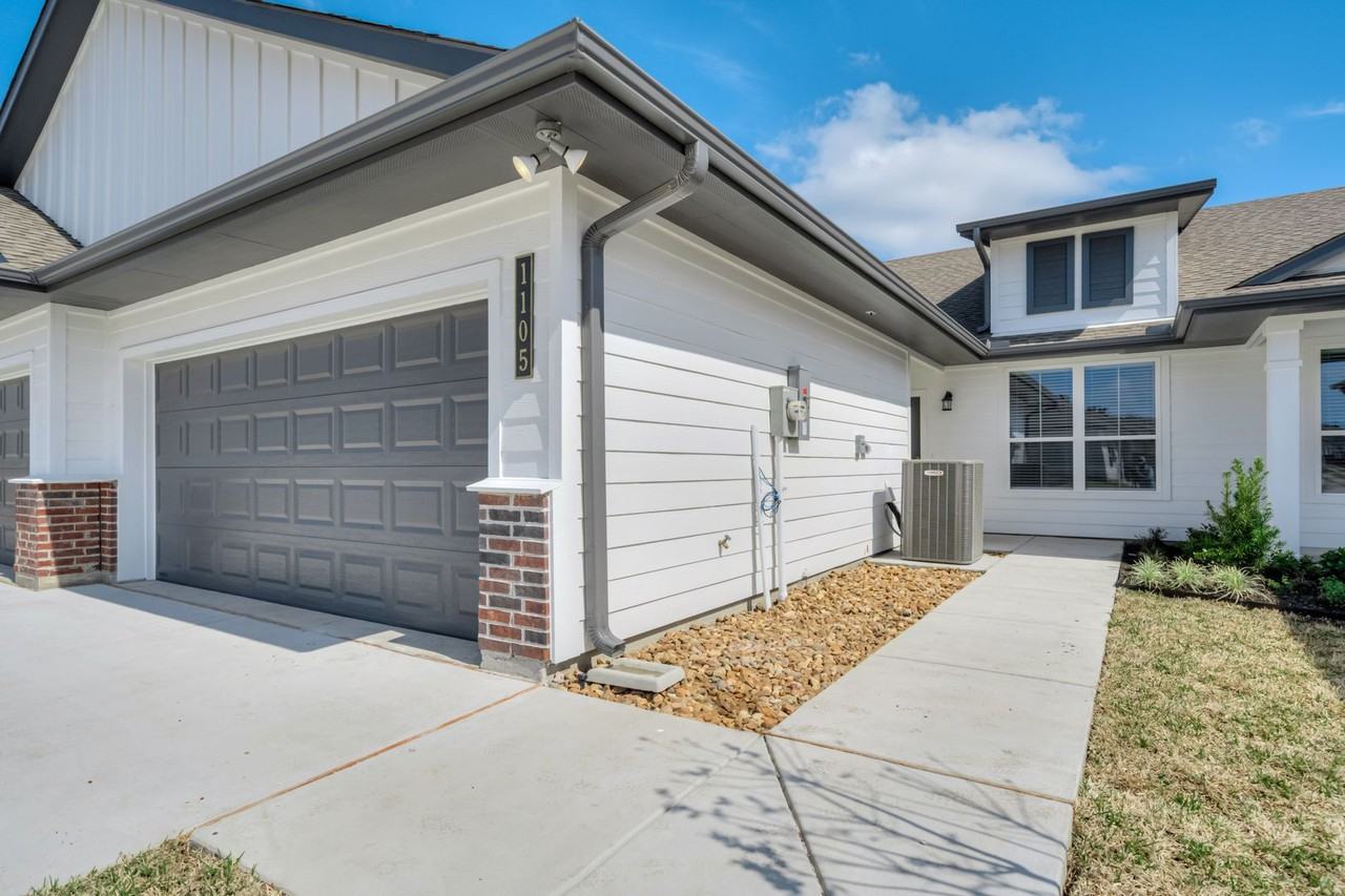 1129 Trellis Pass #ASH - Photo 2 of 50