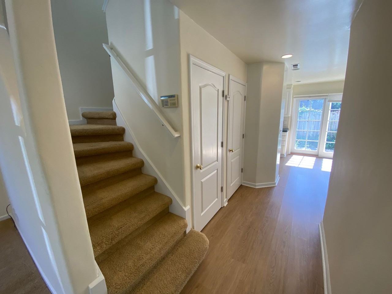 241 Alder St - Photo 5 of 23