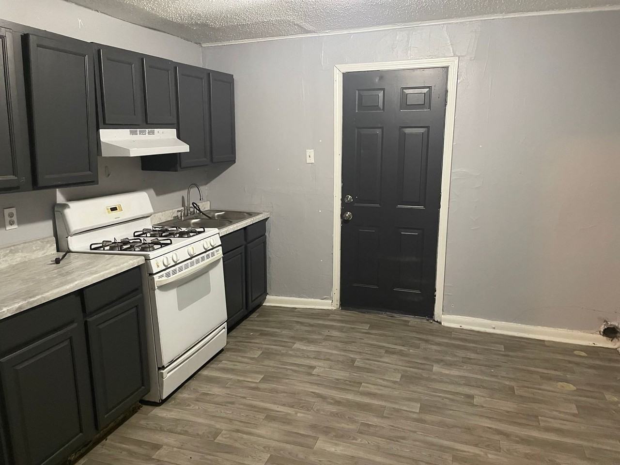 2623 S Fees St - Photo 3 of 5
