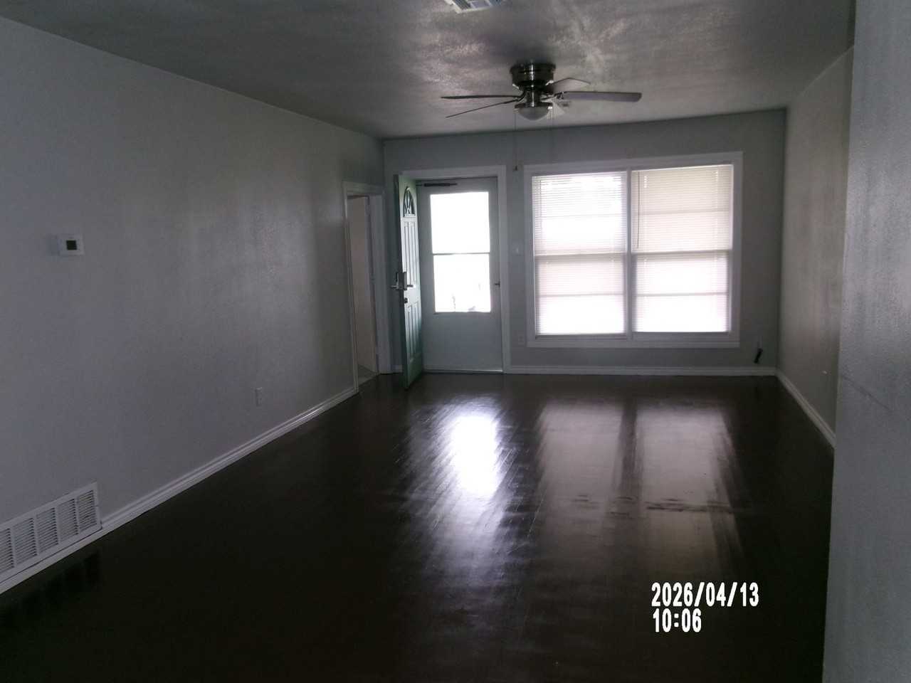 2216 Nw 25th St - Photo 6 of 50