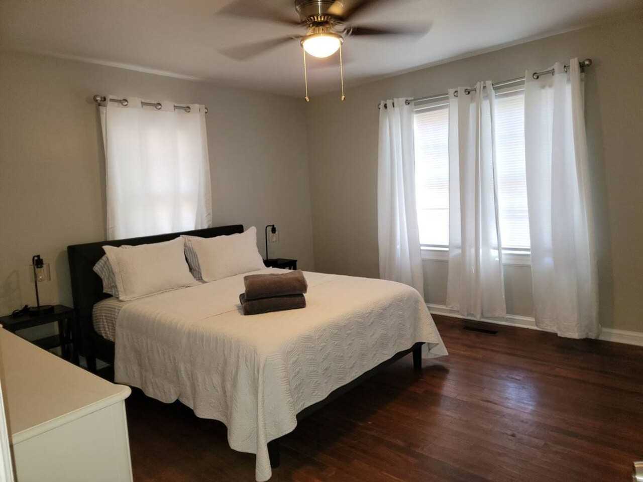 1104 N Duval St
