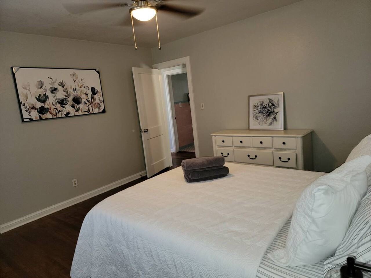 1104 N Duval St - Photo 4 of 6