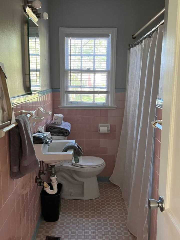 1104 N Duval St - Photo 6 of 6