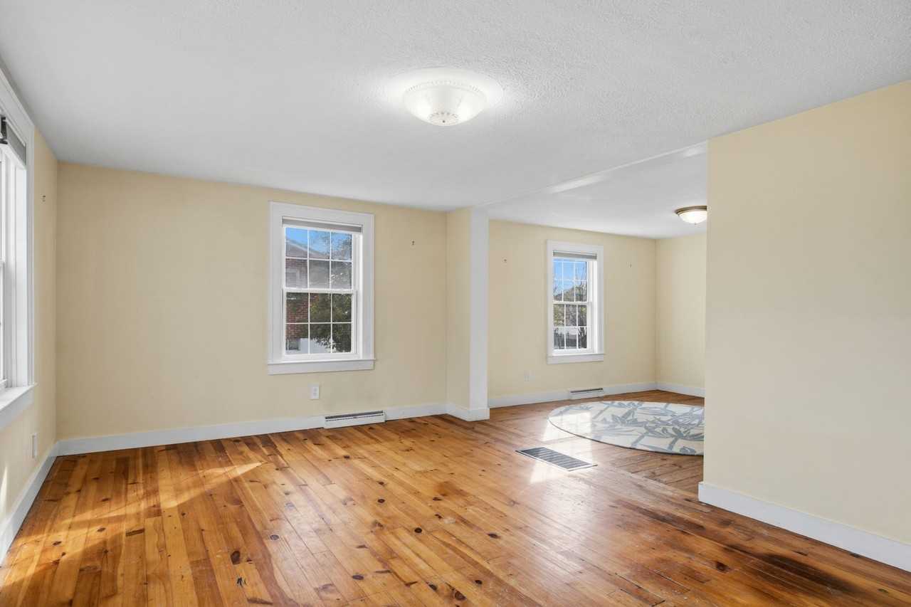 428 Maple St - Photo 2 of 27