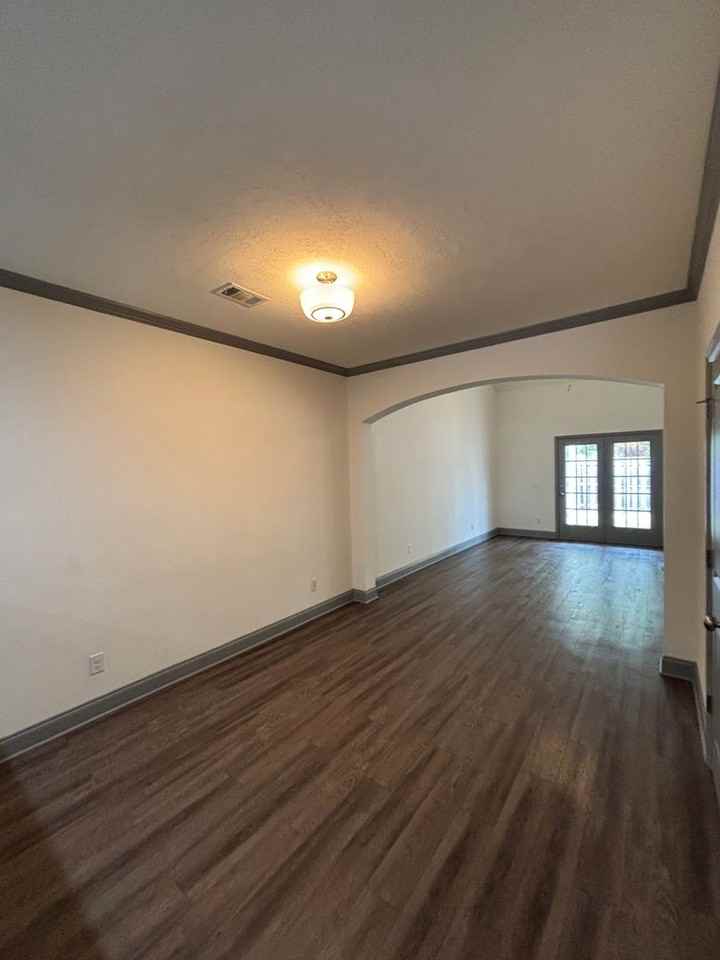 703 Buddy Ct - Photo 5 of 27