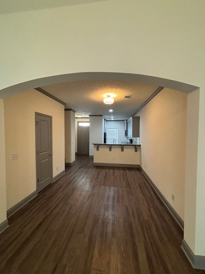 703 Buddy Ct - Photo 7 of 27