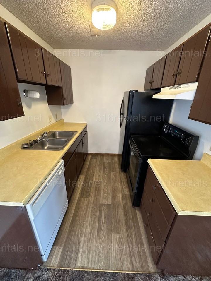 361 E Marion Ct #3 - Photo 6 of 10