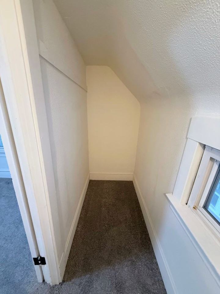 958 E 130th St - Photo 5 of 20