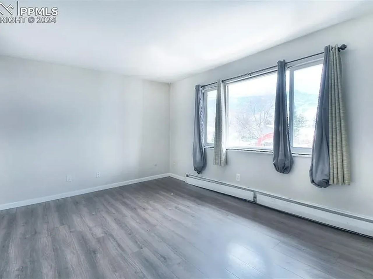 819 Fontmore Rd - Photo 2 of 9