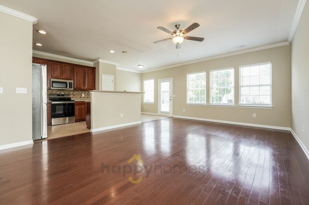 231 Xavier St - Photo 7 of 23