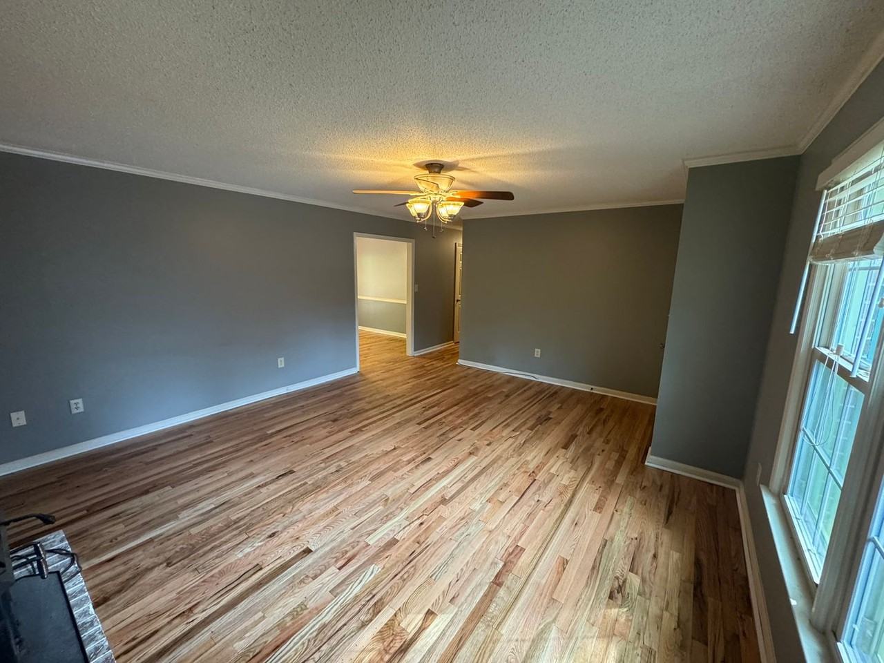 435 Brookstone Dr - Photo 4 of 22