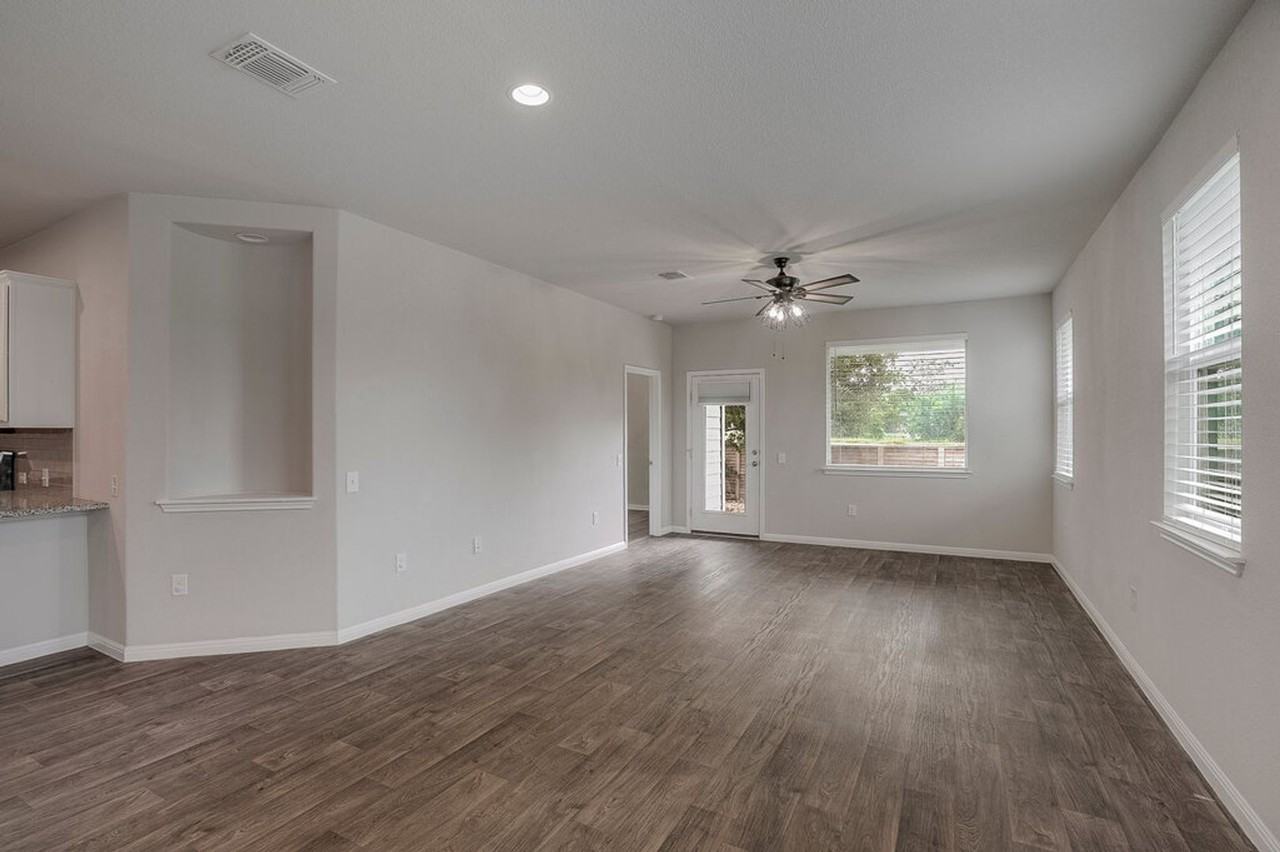 14201 Handel Dr #1A - Photo 3 of 20