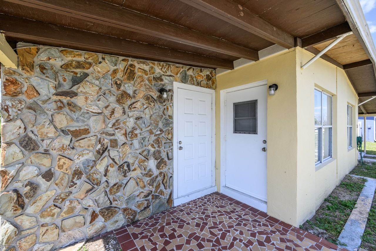 510 Sharon Cir - Photo 3 of 27