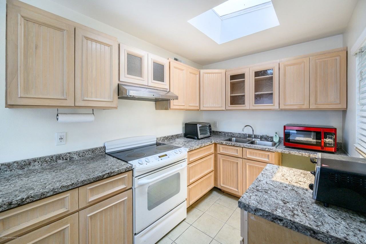 510 Sharon Cir - Photo 7 of 27