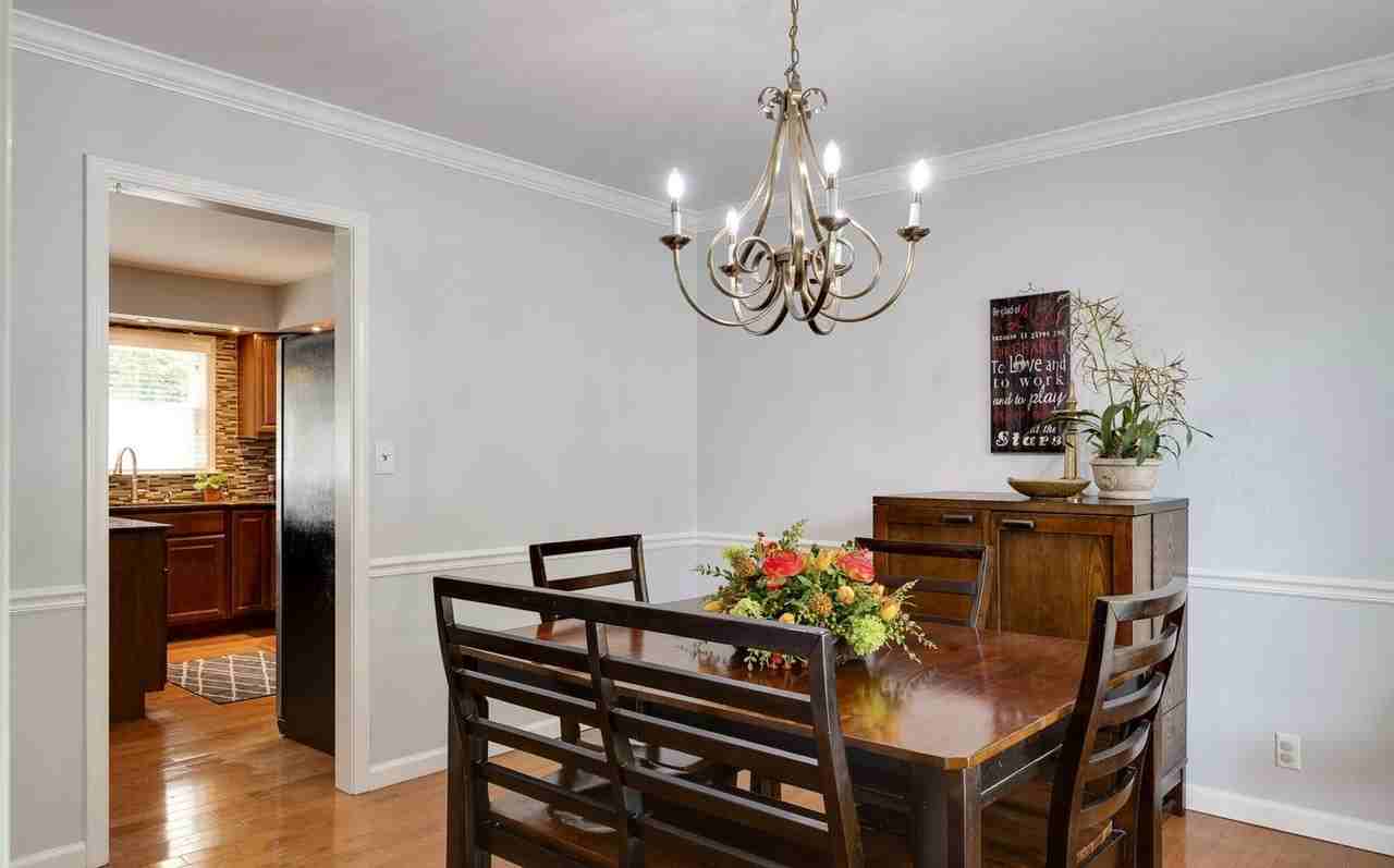 9802 Tamarisk Pkwy - Photo 7 of 32