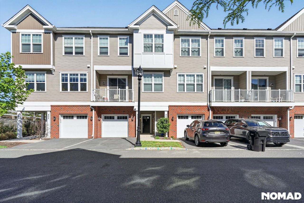 404 Dickson Ct