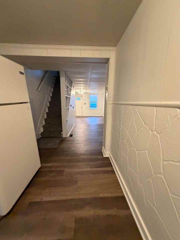214 W Strawberry St - Photo 4 of 32
