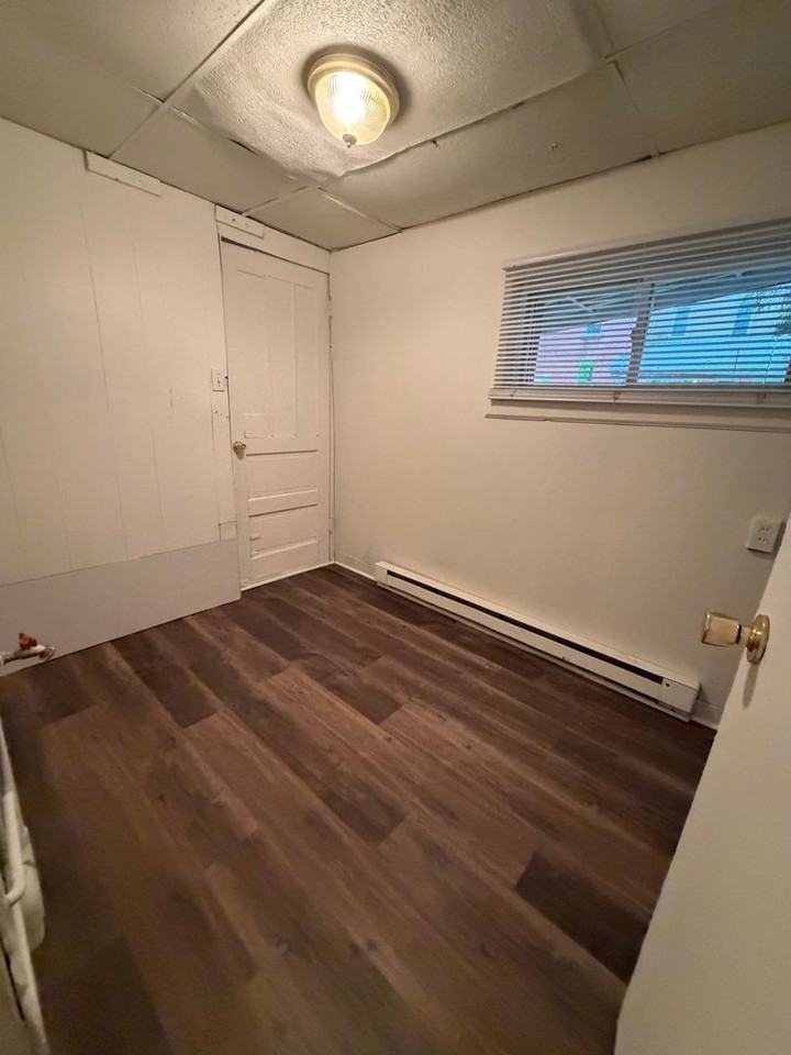 214 W Strawberry St - Photo 6 of 32