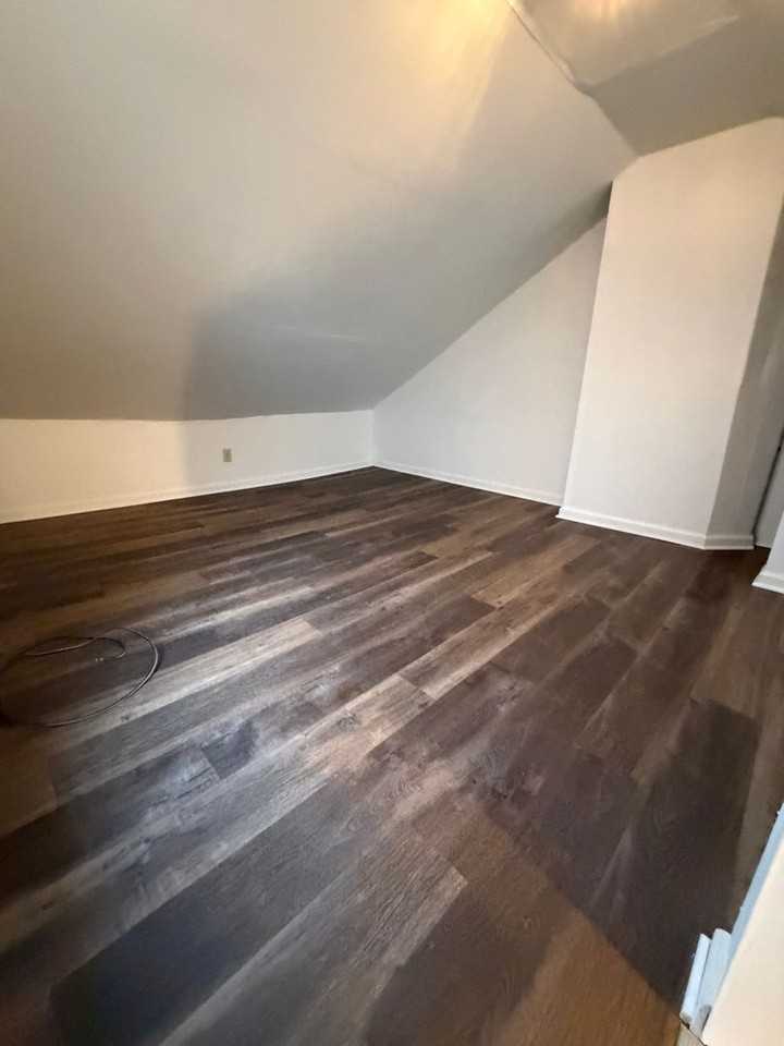 214 W Strawberry St - Photo 7 of 32