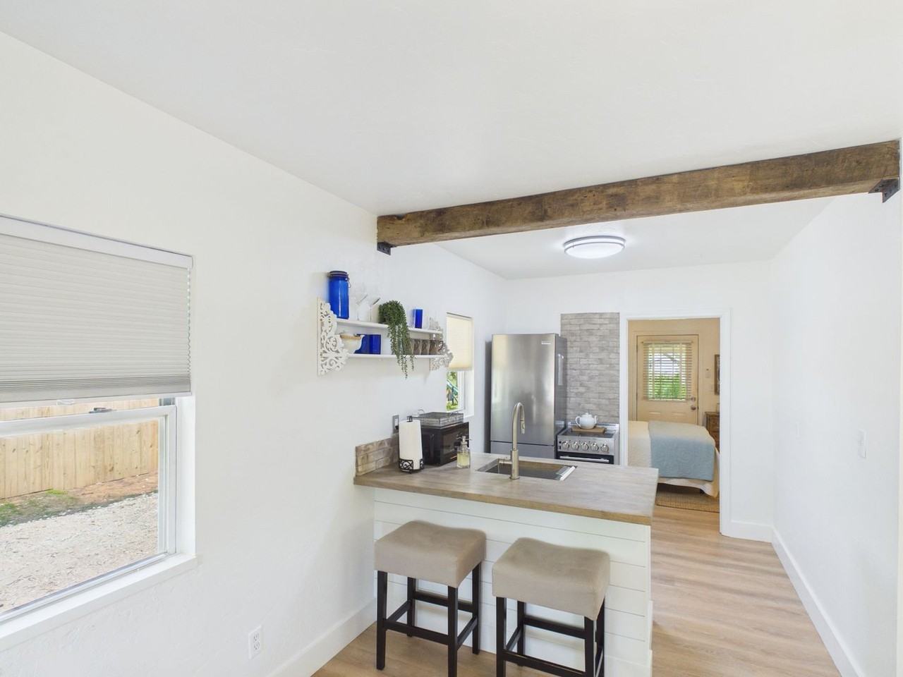 306 W Walch Ave - Photo 3 of 7