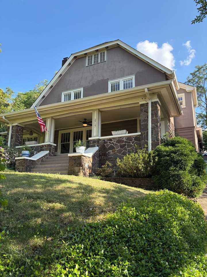 2717 Caldwell Ave S - Photo 3 of 42
