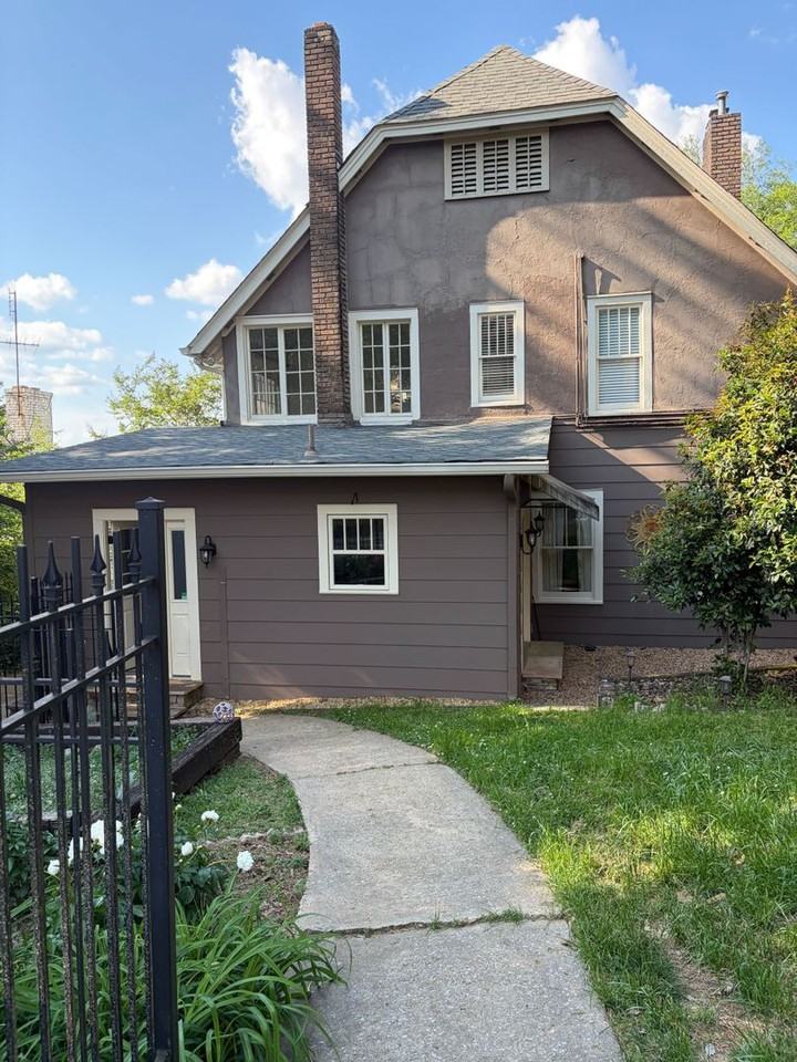 2717 Caldwell Ave S - Photo 6 of 42