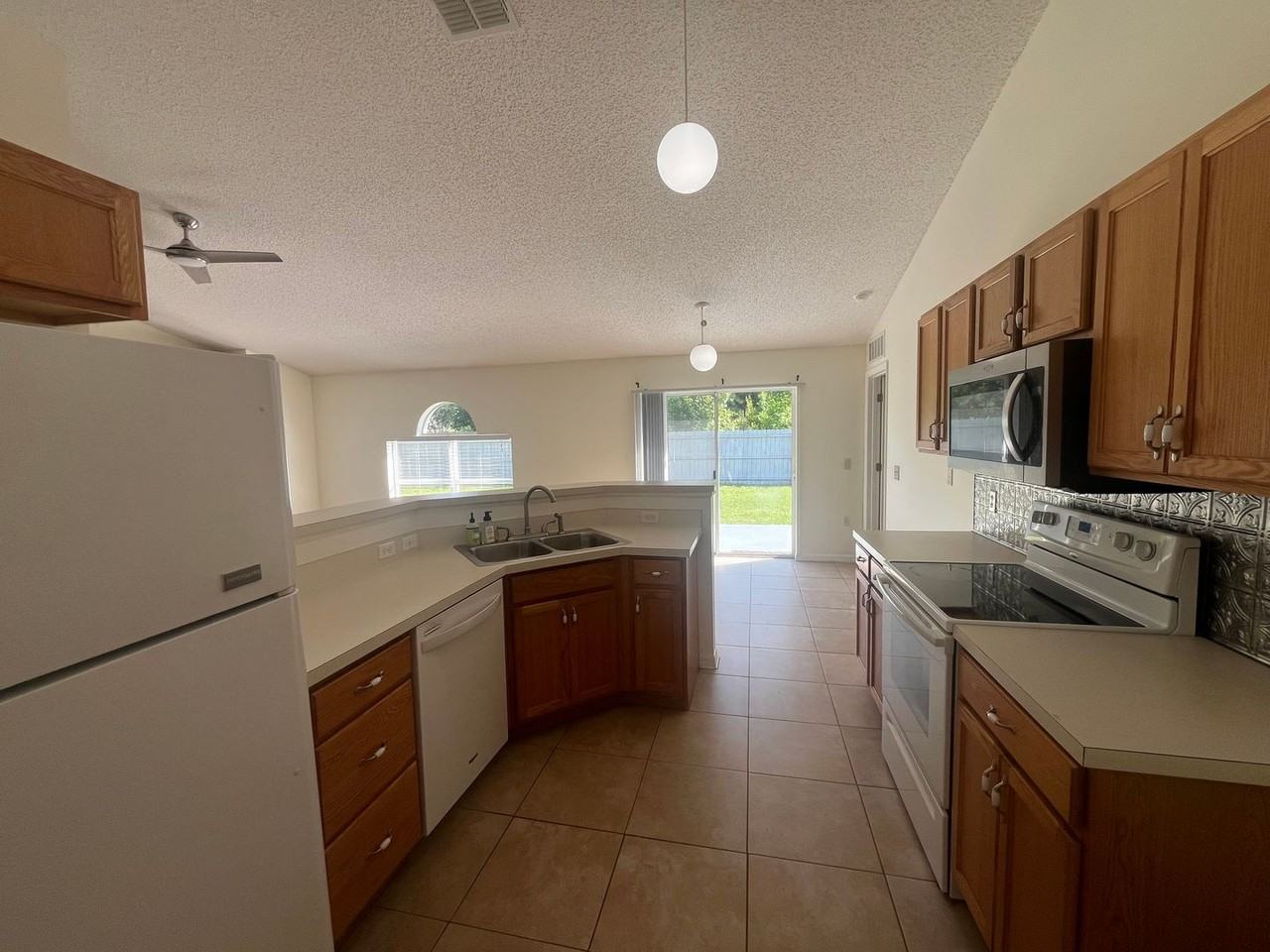 3 Longfellow Dr - Photo 6 of 20