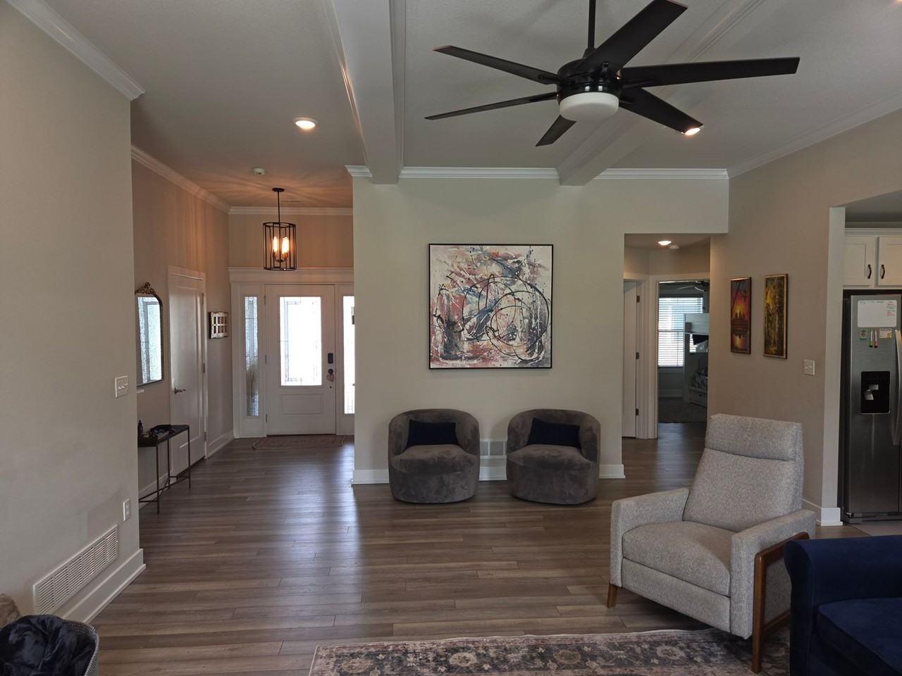1512 Spring Mountain Dr - Photo 4 of 18