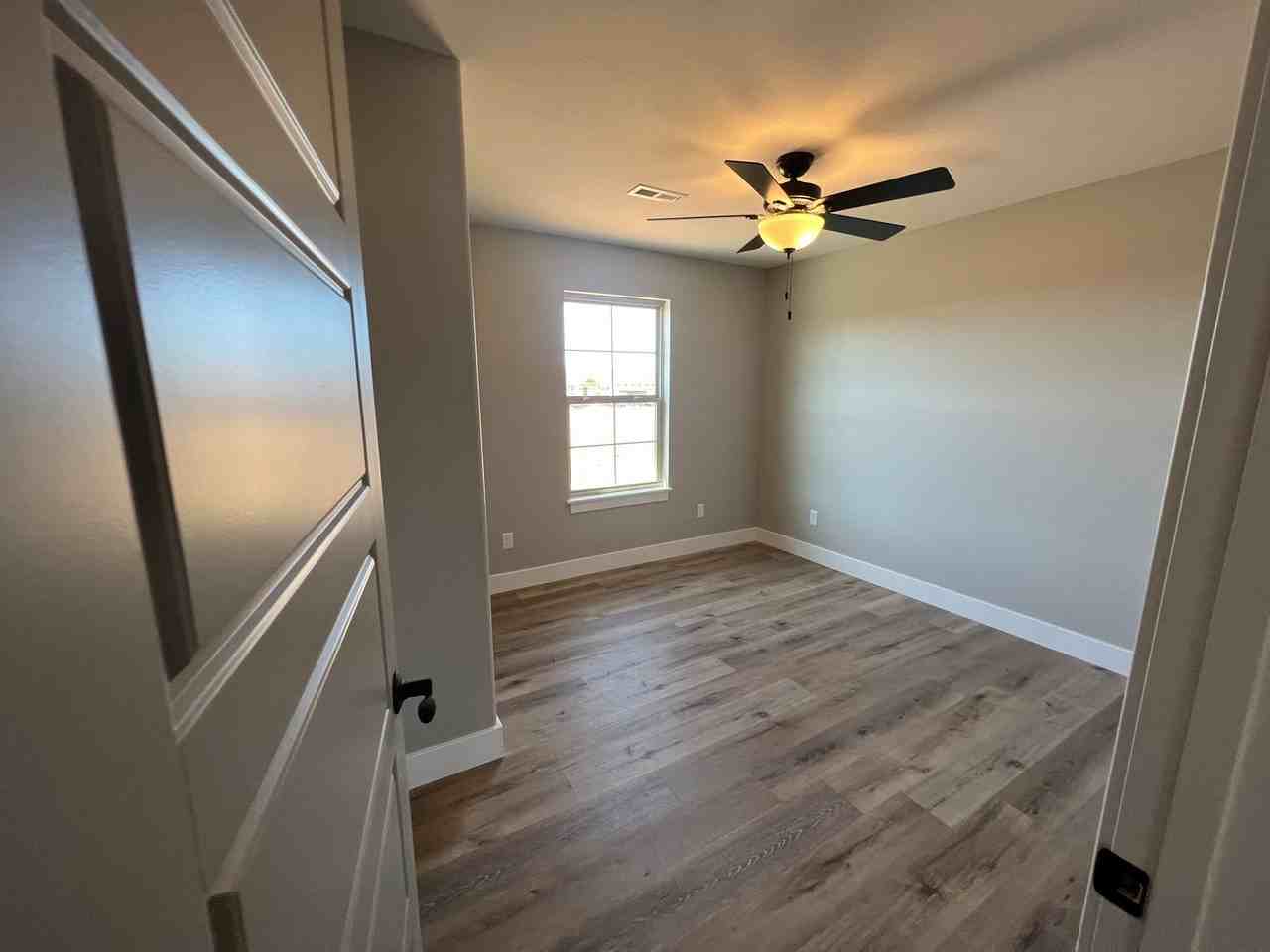 174 Mesa Dr - Photo 4 of 12