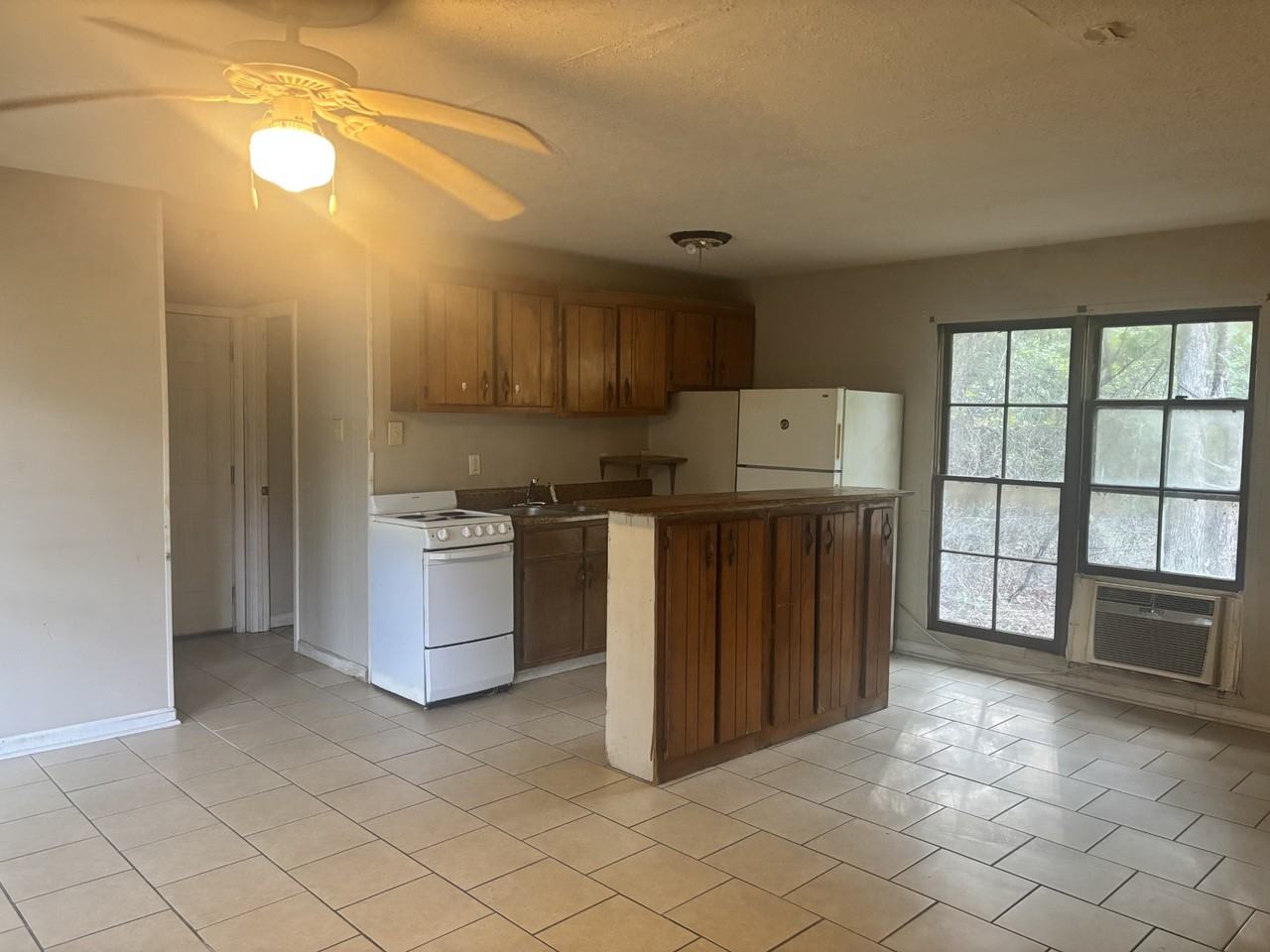 117 Herron Dr #1 - Photo 3 of 8