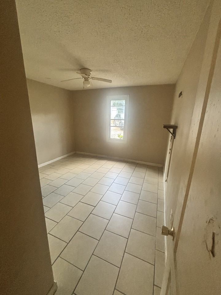 117 Herron Dr #1 - Photo 5 of 8